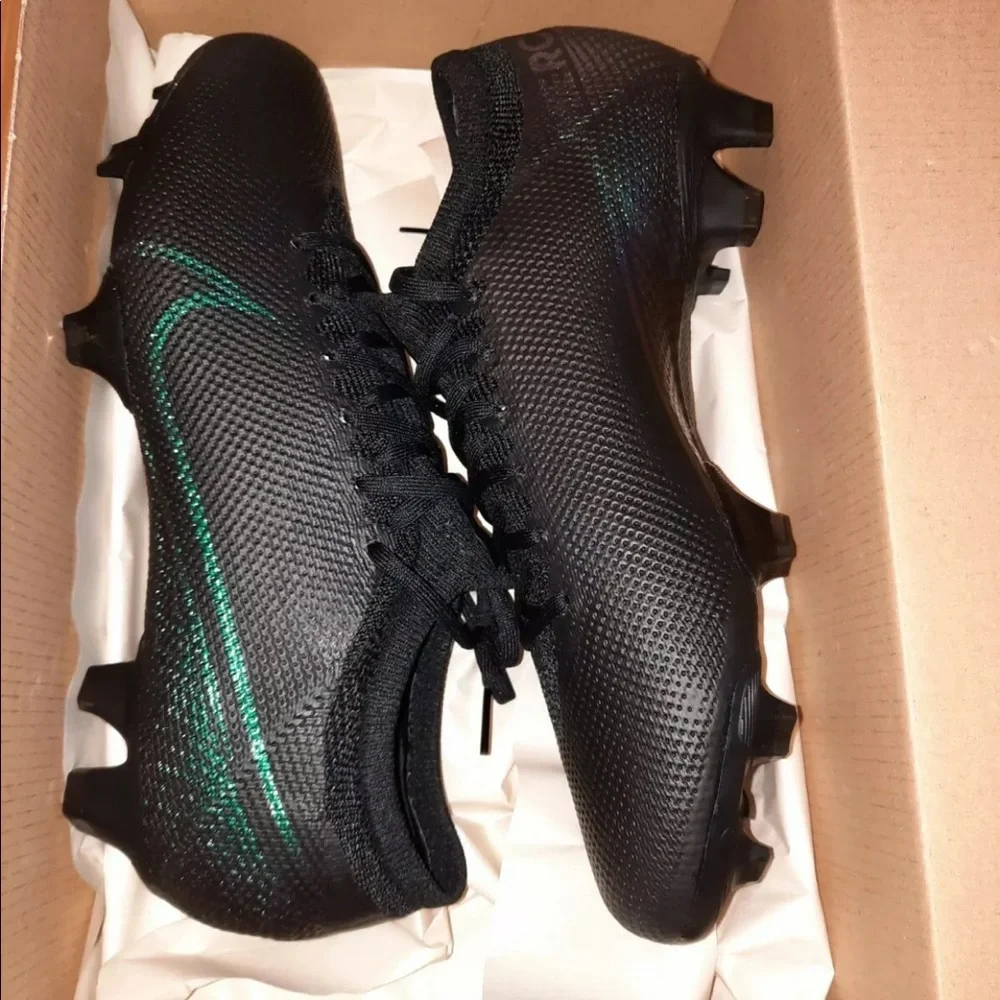 NWT Nike Mercurial Vapor 13 Pro FG Soccer Cleats‎